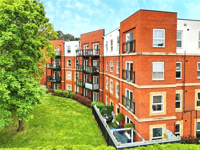 1 Bedroom Apartment For Sale In Edrich Grange, Crowthorne, Berkshire, RG45