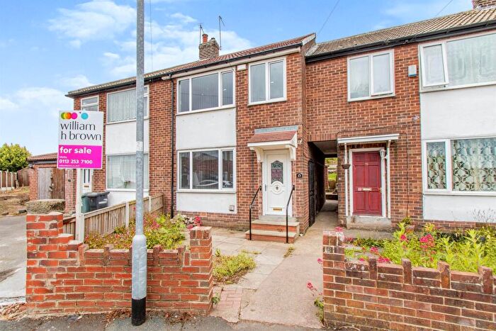 3 Bedroom Semi-Detached House To Rent In Staithe Gardens, Leeds, LS10