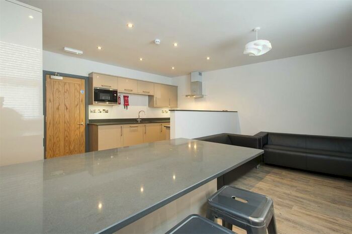 6 Bedroom Apartment To Rent In Ensuites! Stanford Street, Nottingham, NG1