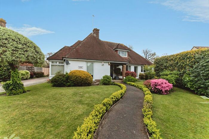 4 Bedroom Bungalow For Sale In Maple Avenue, Bexhill-On-Sea, TN39