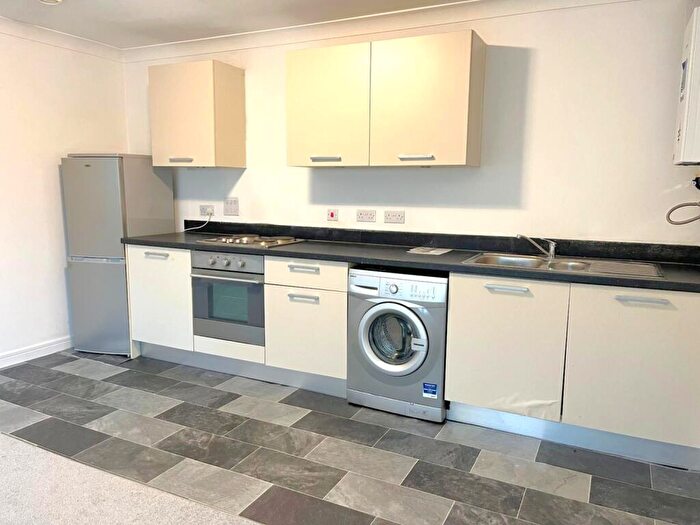 1 Bedroom Flat For Sale In Halcyon Close, Oxshott, Leatherhead, Surrey, KT22