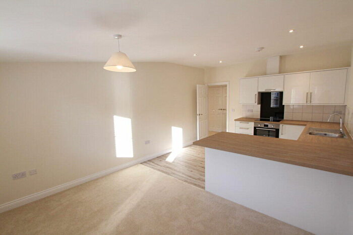 2 Bedroom Apartment To Rent In Castle Street, Banbury, Oxon, OX16