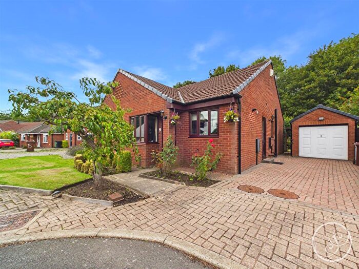 2 Bedroom Semi-Detached Bungalow For Sale In Cranewells Rise, Leeds, LS15