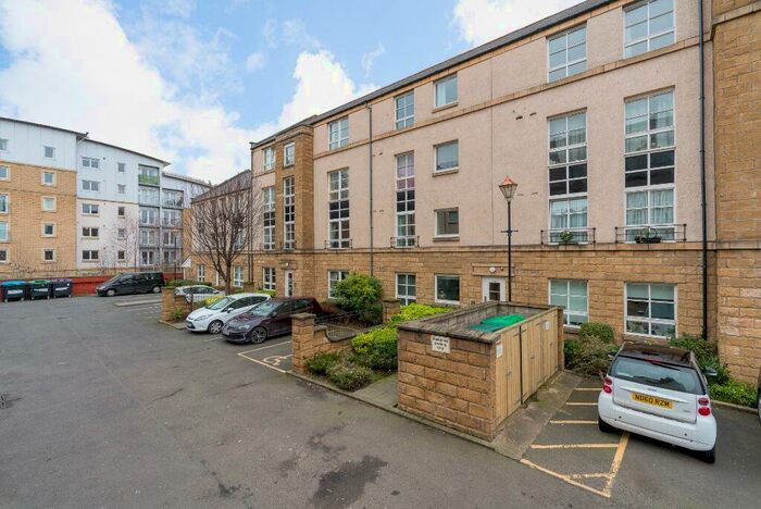 2 Bedroom Flat To Rent In Blandfield, Broughton, Edinburgh, EH7