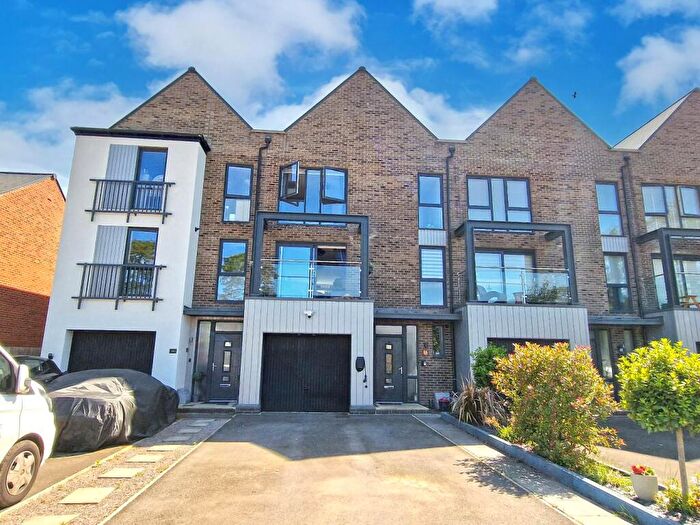 4 Bedroom Town House For Sale In Lindh Road, Upper Heyford, Bicester, OX25