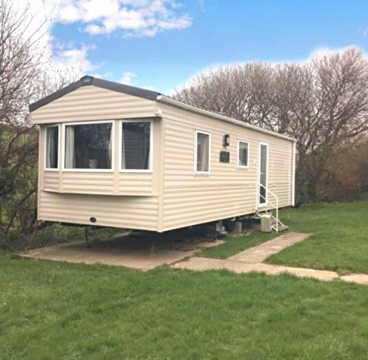 2 Bedroom Mobile/park Home For Sale In Newquay, TR8