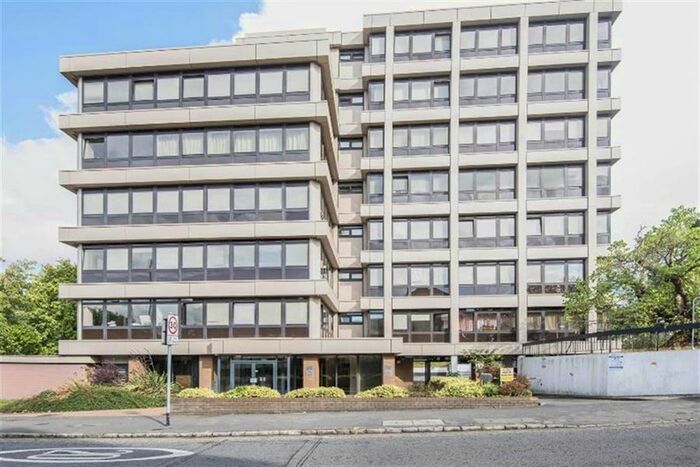 1 Bedroom Flat To Rent In Hanover House, Reading, RG1