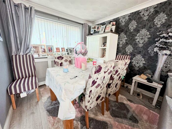 3 Bedroom Semi-Detached House For Sale In Woodford Close, Great Clacton, Essex, CO15