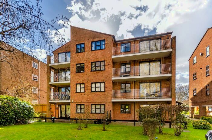 1 Bedroom Flat To Rent In Brackley Road, Daniel Court BR3