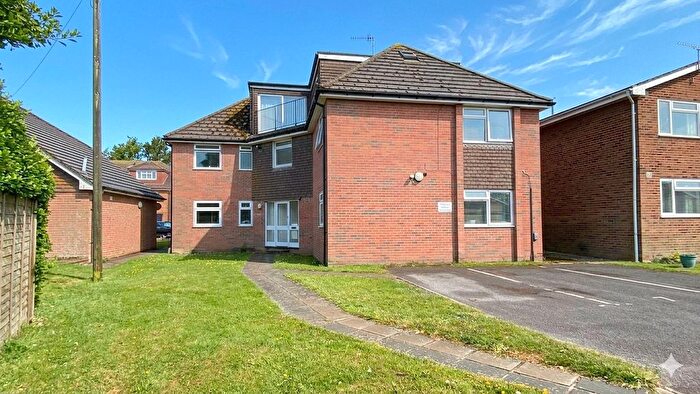 1 Bedroom Flat For Sale In Brighton Road, Lancing, West Sussex, BN15
