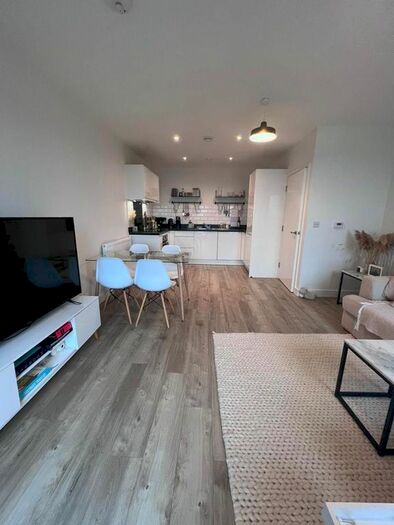 2 Bedroom Flat To Rent In Apple Yard, London, SE20