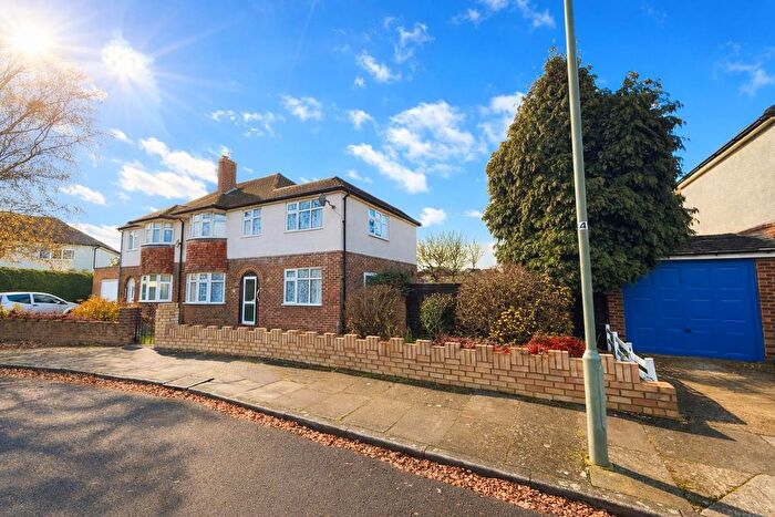 4 Bedroom Semi Detached House For Sale In Southfields Avenue, Ashford, TW15