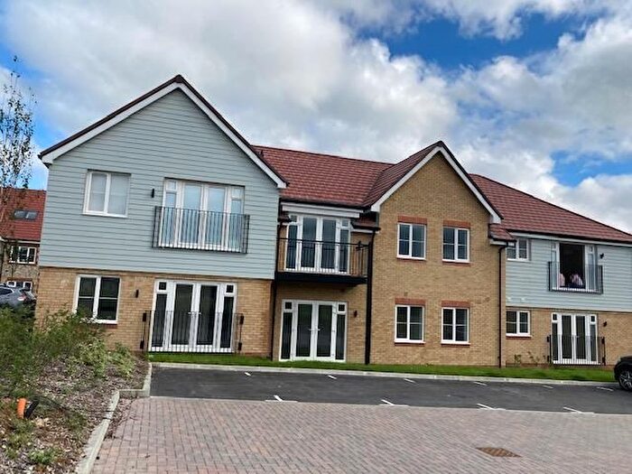 2 Bedroom Flat To Rent In Sinclair Drive, Codmore Hill, Pulborough, RH20