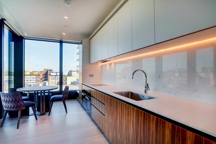 2 Bedroom Flat To Rent In Buckingham Gate, Westminster, SW1E