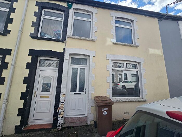3 Bedroom Terraced House To Rent In West St, Bargoed, CF81