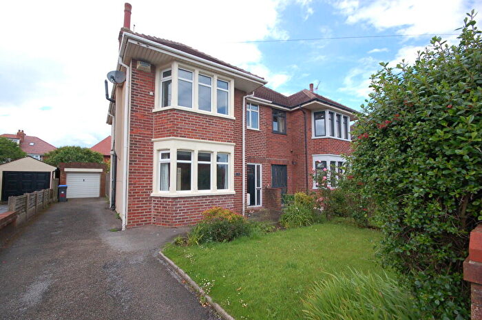 3 Bedroom Semi-Detached House For Sale In Maplewood Drive, FY5