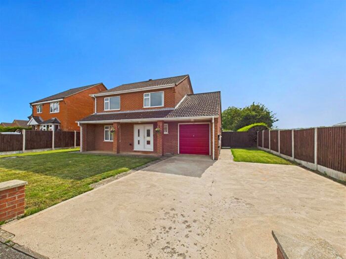 3 Bedroom Detached House For Sale In Chauntry Road, Alford, LN13