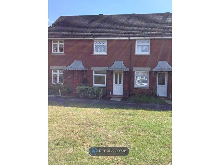2 Bedroom Terraced House To Rent In Goldfinch Road, Poole, BH17