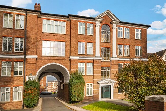 1 Bedroom Flat To Rent In Golders Green Road London, NW11