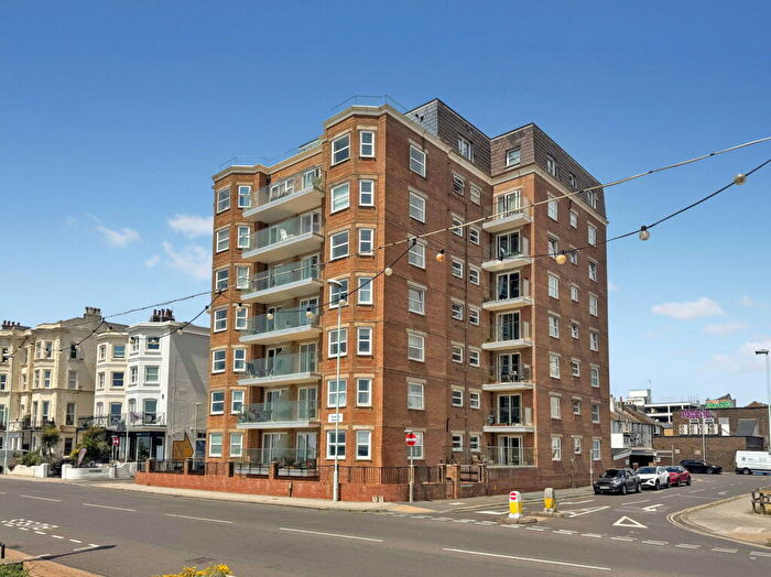 2 Bedroom Flat For Sale In Augusta Place, Worthing, BN11