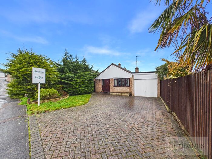 2 Bedroom Detached Bungalow For Sale In Dene Rise, Witney, OX28