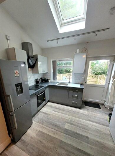 4 Bedroom Semi-Detached House To Rent In Crookes Road, S10