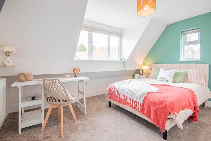 1 Bedroom Flat To Rent In Room Woodside Road, Beeston, Nottingham, NG9