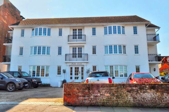 2 Bedroom Flat To Rent In Thameside, Henley-On-Thames, RG9