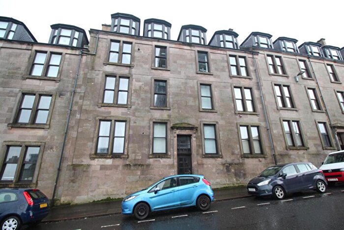 2 Bedroom Flat To Rent In Newton Street, Greenock, PA16