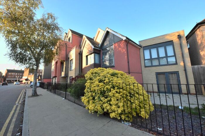 2 Bedroom Flat To Rent In Invito House, Bramley Crescent, Gants Hill, IG2