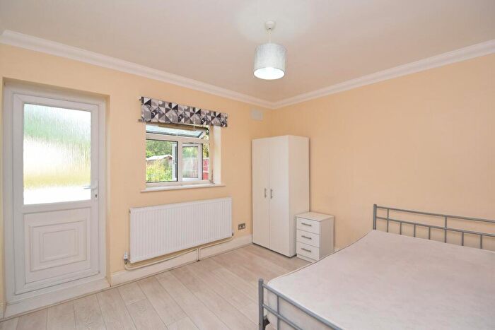 1 Bedroom Flat To Rent In Room, Byron Road, Wealdstone, Harrow, Greater London, HA3