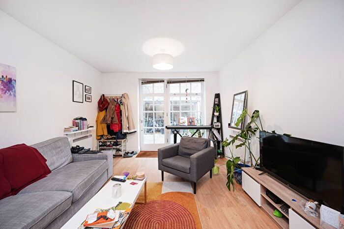 1 Bedroom Flat For Sale In Bath House, Dunbridge Street, Bethnal Green, London, E2
