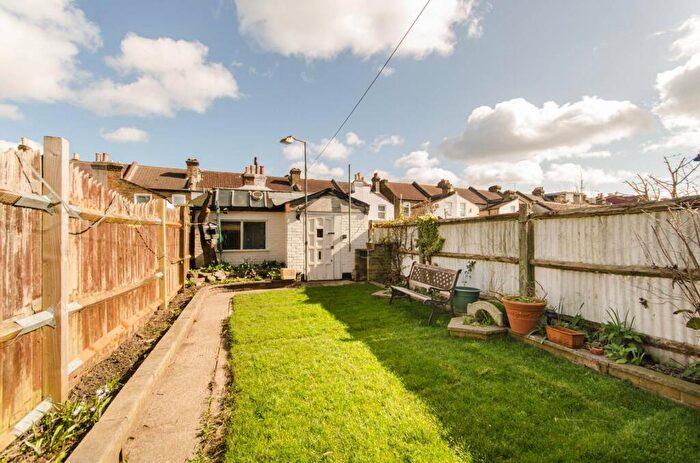 4 Bedroom Terraced House For Sale In Woodcroft Road, Croydon, Thornton Heath, CR7