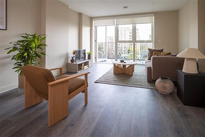 1 Bedroom Flat To Rent In Lina House, Strafford Road. Acton Gardens, W3