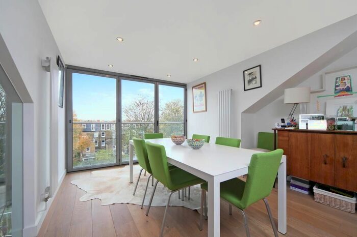 2 Bedroom Flat To Rent In Shepherds Bush Road, London, W6