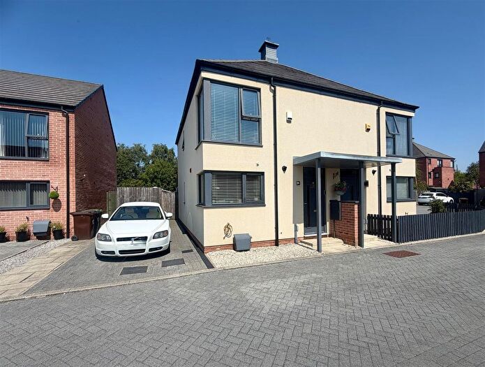 2 Bedroom Semi Detached House For Sale In Church Street, Allerton Bywater, Castleford, WF10