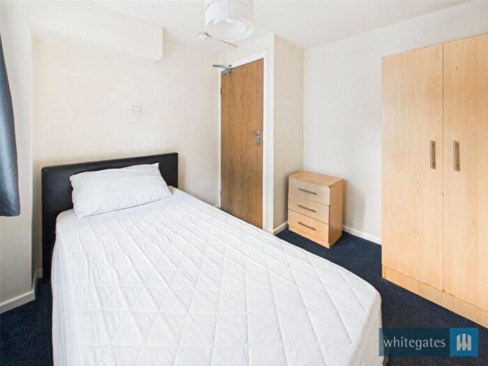 1 Bedroom End Of Terrace House To Rent In Albert Street, Todmorden, West Yorkshire, OL14
