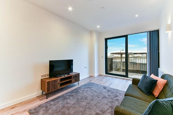 1 Bedroom Flat To Rent In Papermill House, Uxbridge, Uxbridge, UB8