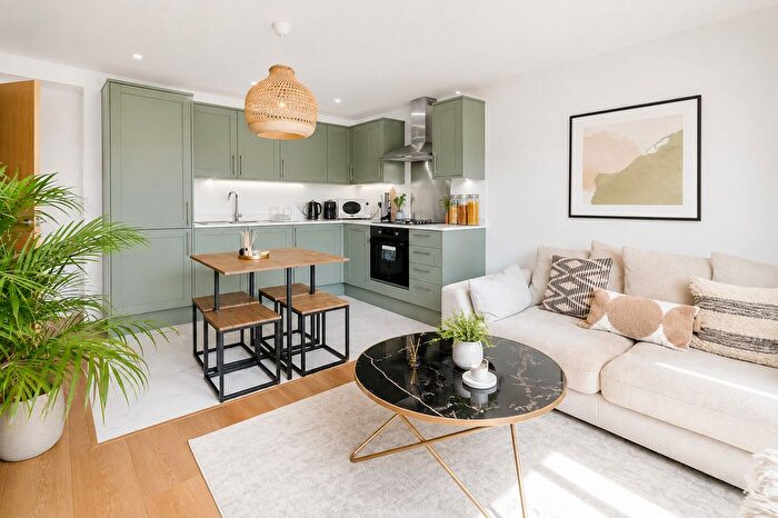 1 Bedroom Flat To Rent In Mildmay Avenue, London, N1