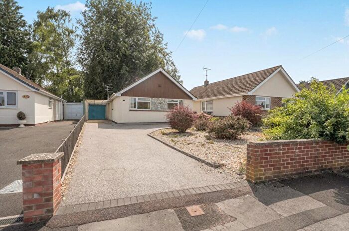2 Bedroom Bungalow For Sale In Woodcock Gardens, Warminster, BA12