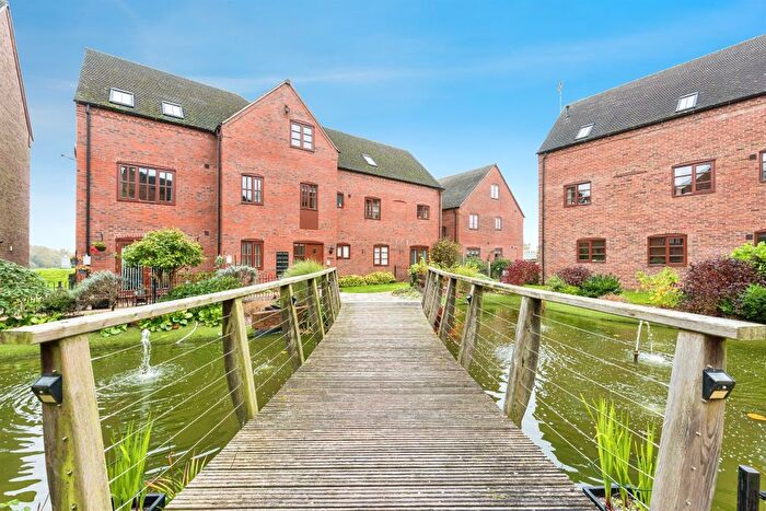 2 Bedroom Flat For Sale In The Wheelhouse, Kingsbury, Tamworth, B78