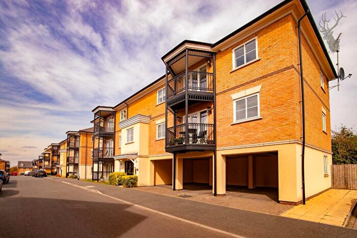 2 Bedroom Flat To Rent In Buckingham Road, Epping, CM16