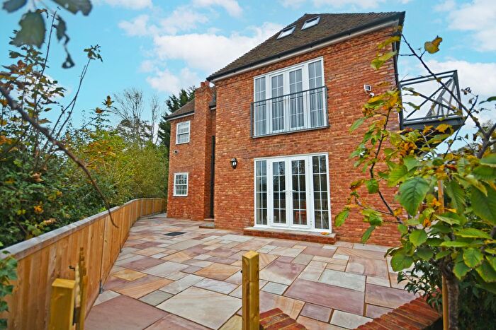 2 Bedroom Flat To Rent In Tenterden, Kent, TN30