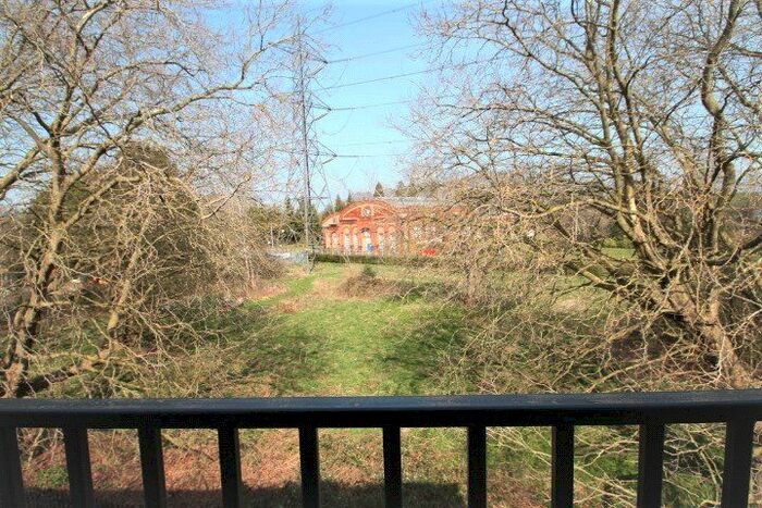 2 Bedroom Flat To Rent In London Road, Staines-Upon-Thames, Surrey, TW18