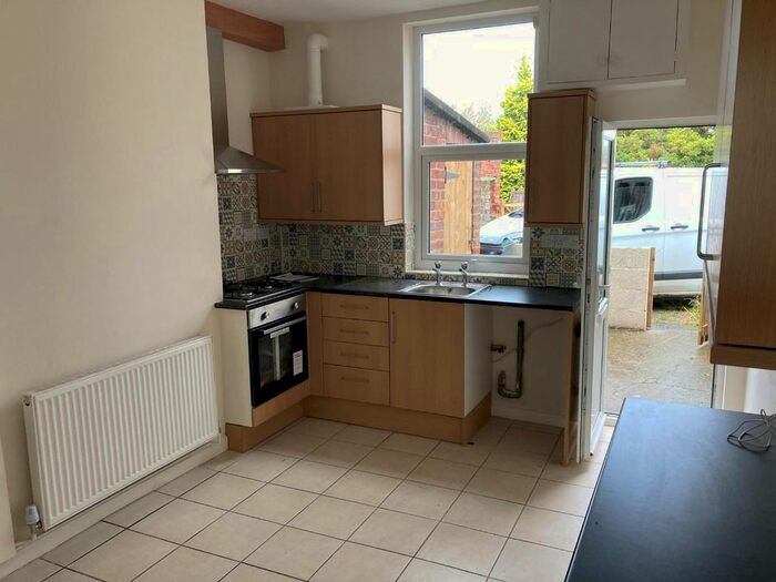 2 Bedroom Terraced House To Rent In Park Street, Chesterfield, S40