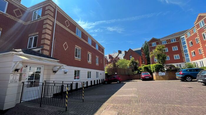 1 Bedroom Flat To Rent In Kingsgate, Pennsylvania Road, Exeter, EX4