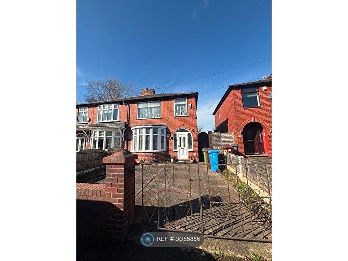 3 Bedroom Semi Detached House To Rent In Broadway, Manchester, M40