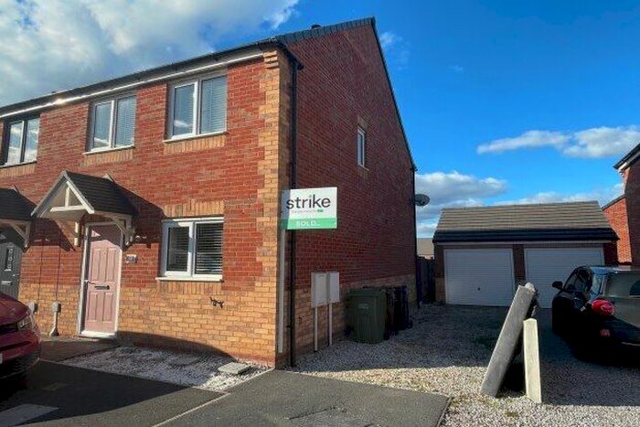 3 Bedroom Property To Rent In Oakdale Drive, Pontefract, WF9