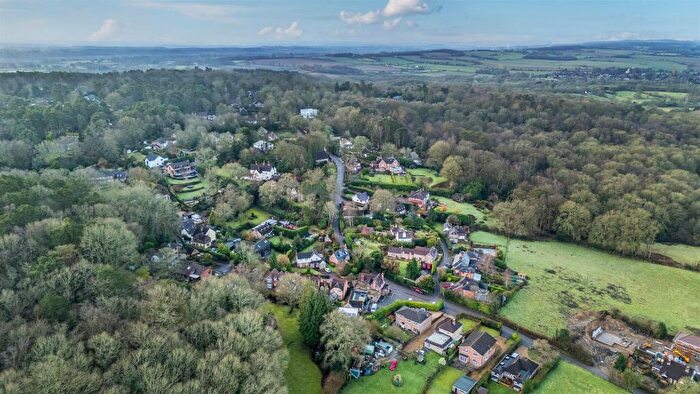 4 Bedroom Detached House For Sale In Church Lane, Ewshot, GU10