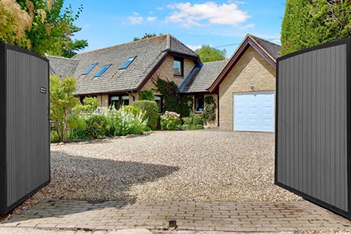 4 Bedroom Detached House For Sale In Great Coxwell, Faringdon, Oxfordshire, SN7